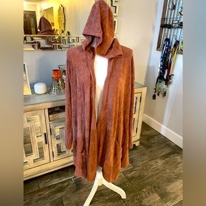 Authentic Barefoot Dreams sweater in size Large new with tags 2 available